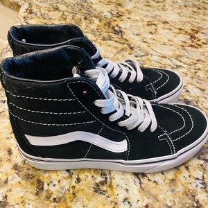 Vans size 4.5 in mens and size 6 in womens. Only worn twice.